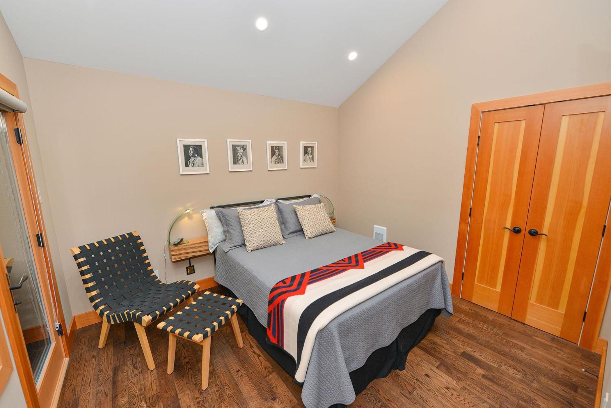 Salishan Tree House Suite by EMR Vacation Rentals
