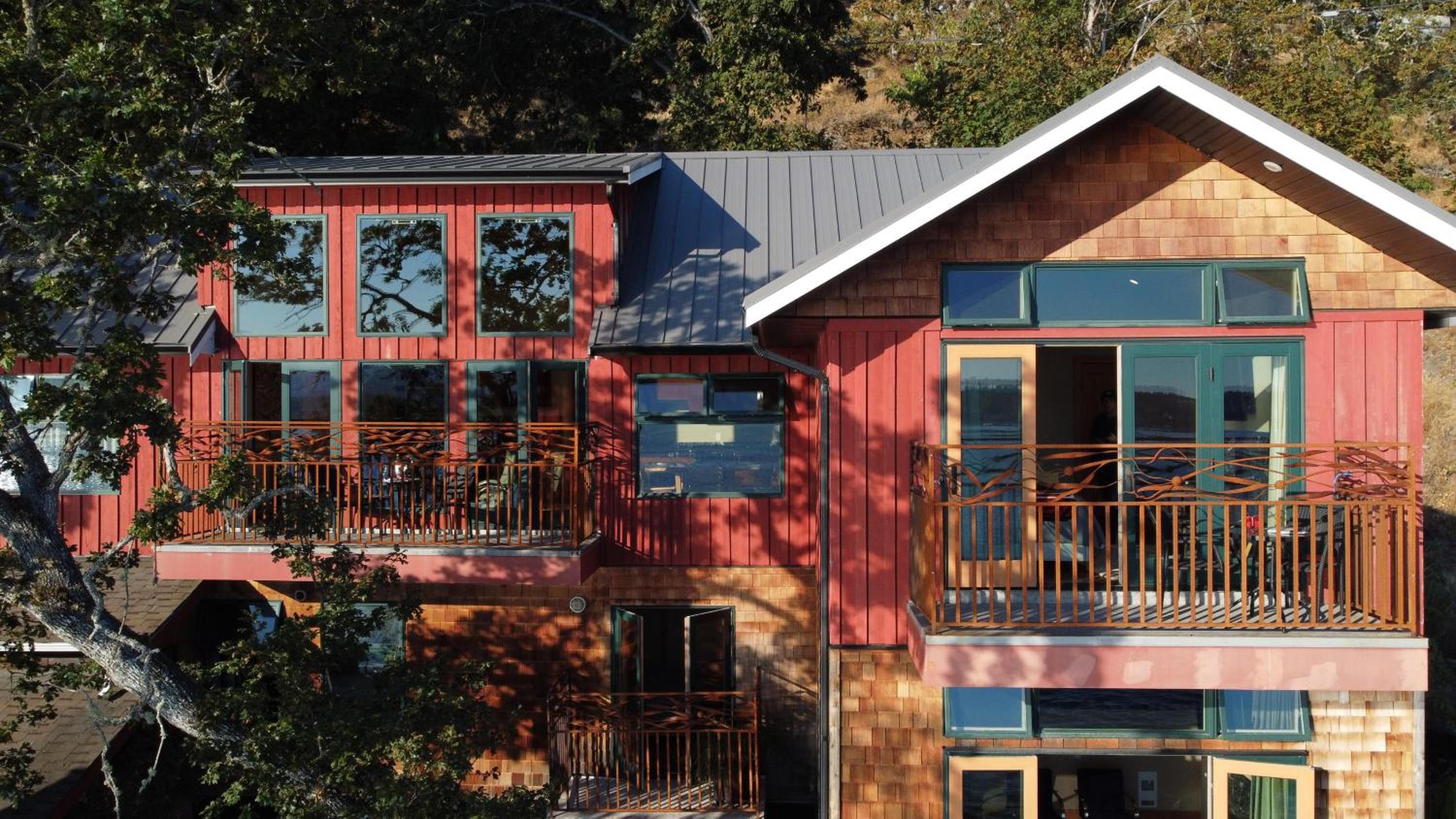 Salishan Tree House Suite by EMR Vacation Rentals