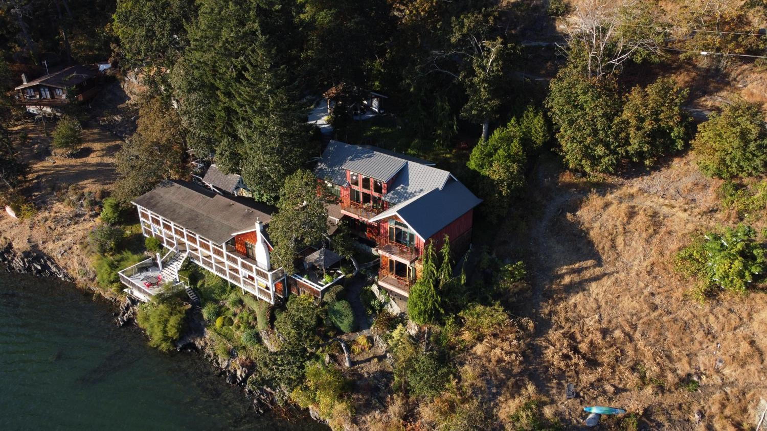 Salishan Tree House Suite by EMR Vacation Rentals