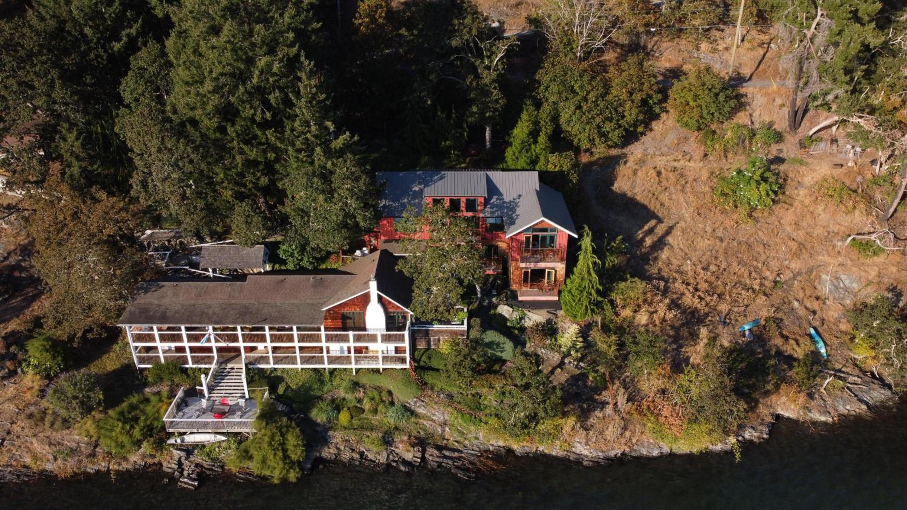 Salishan Tree House Suite by EMR Vacation Rentals