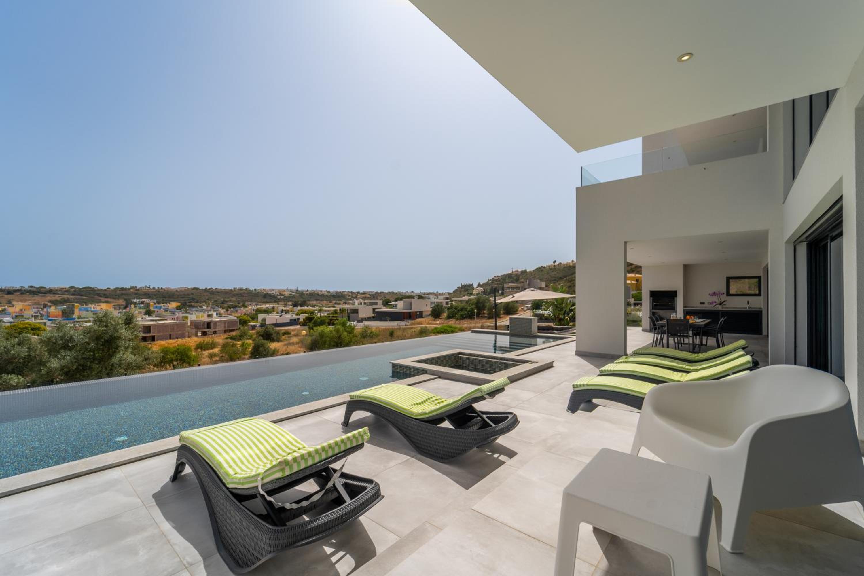 Villa das Amendoeiras by HelloVacations