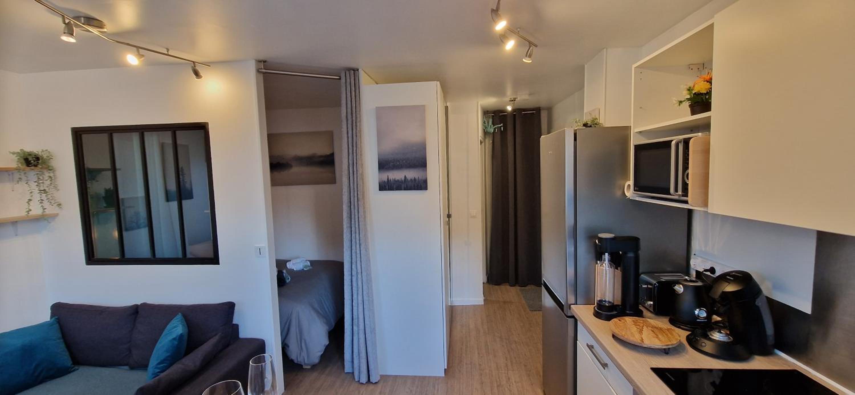 Beau studio très calme, parking privée gratuit, Netflix, Wifi