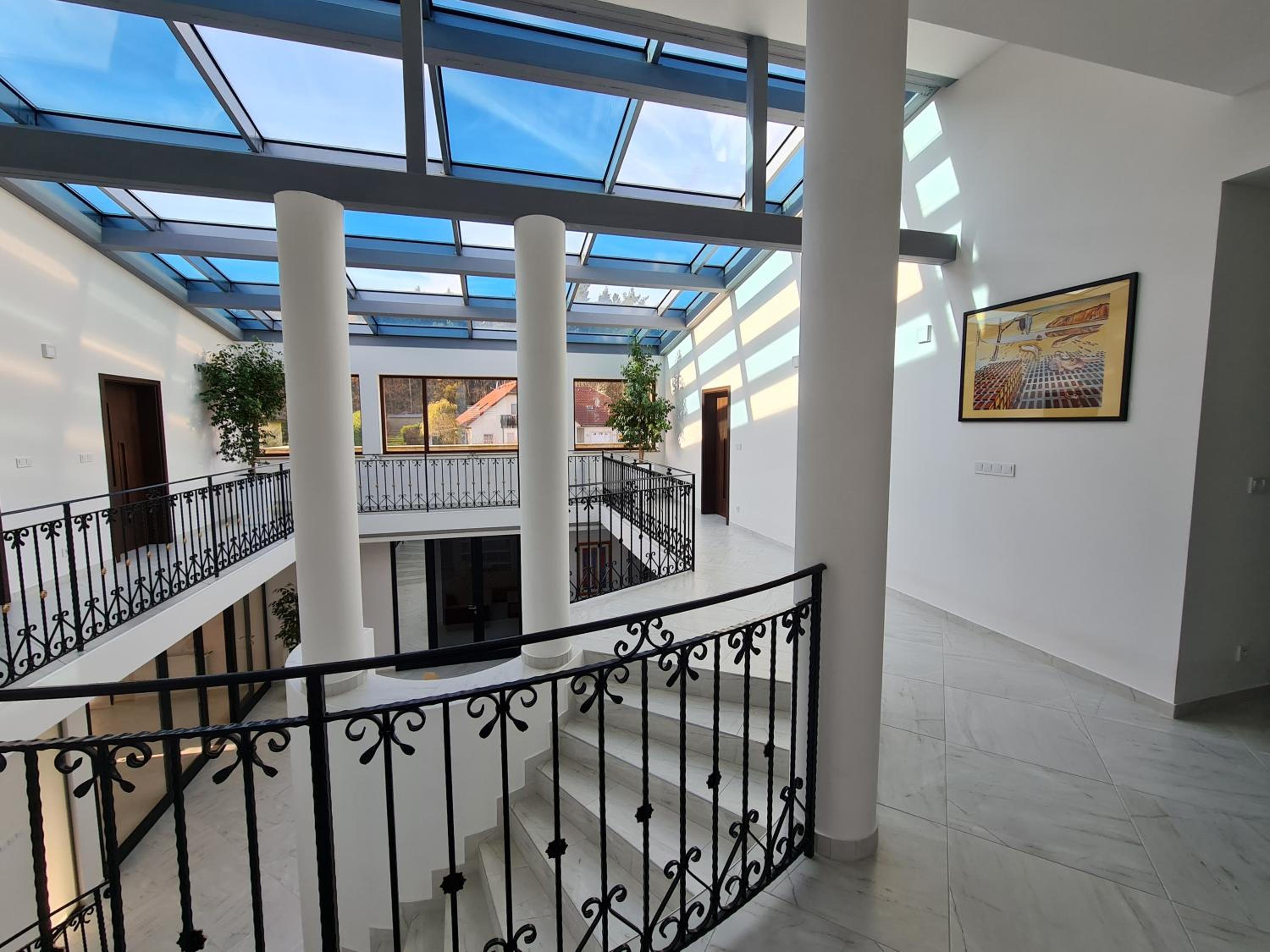Atrium-Accomm