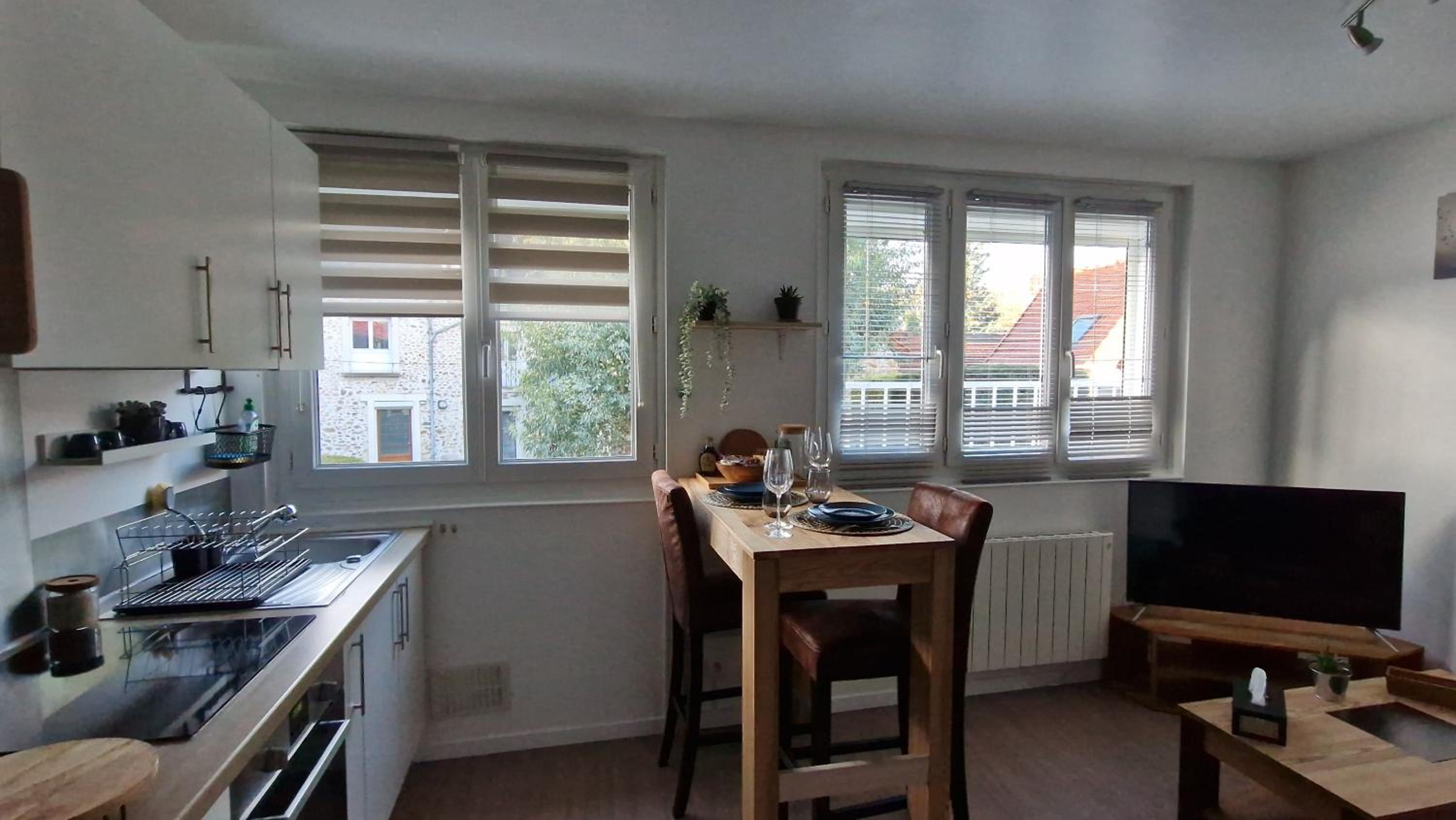 Beau studio très calme, parking privée gratuit, Netflix, Wifi