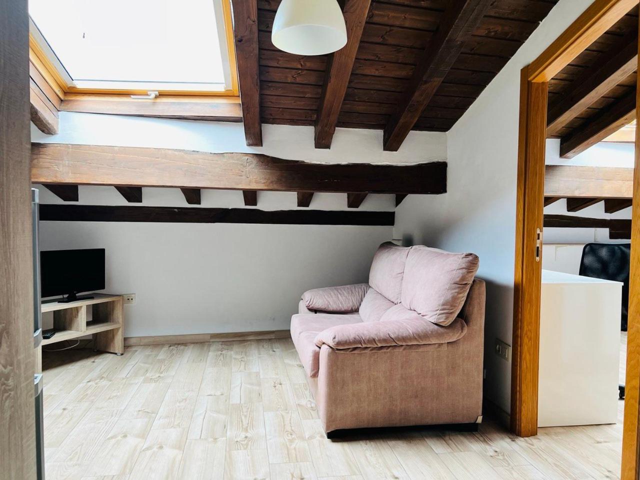 Apartamentos Raíces