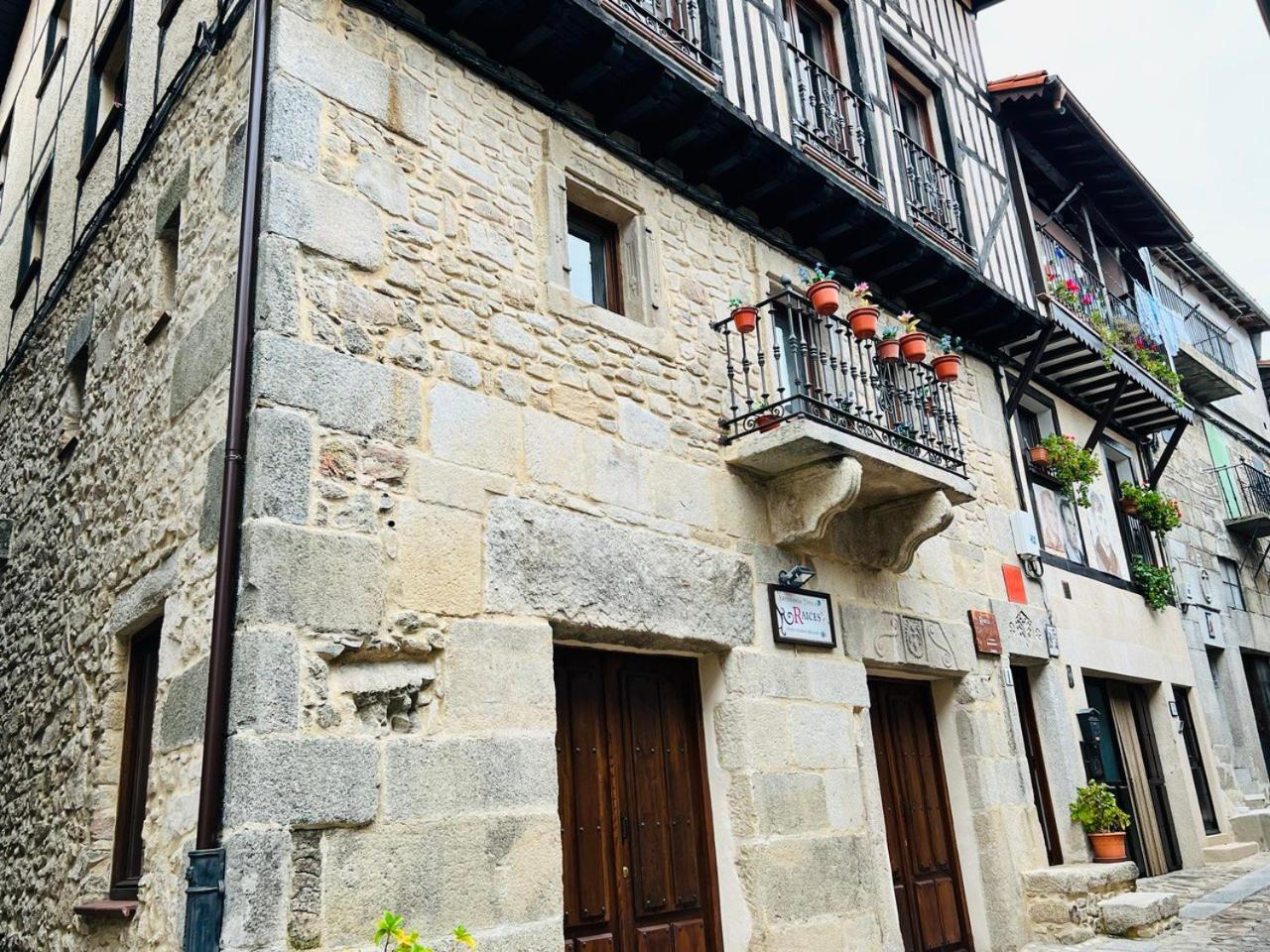 Apartamentos Raíces