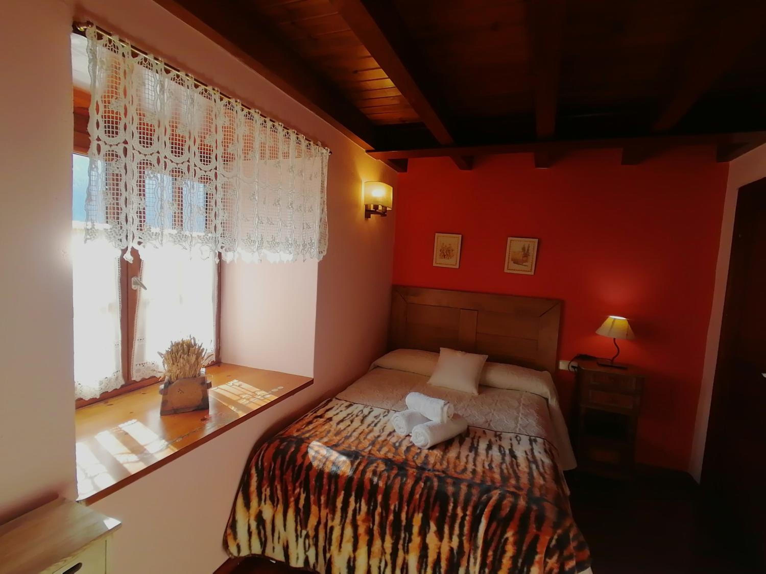 casa rural Dera Hont view 3