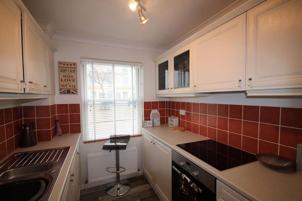 Flat 1 Alfred Mews view 2