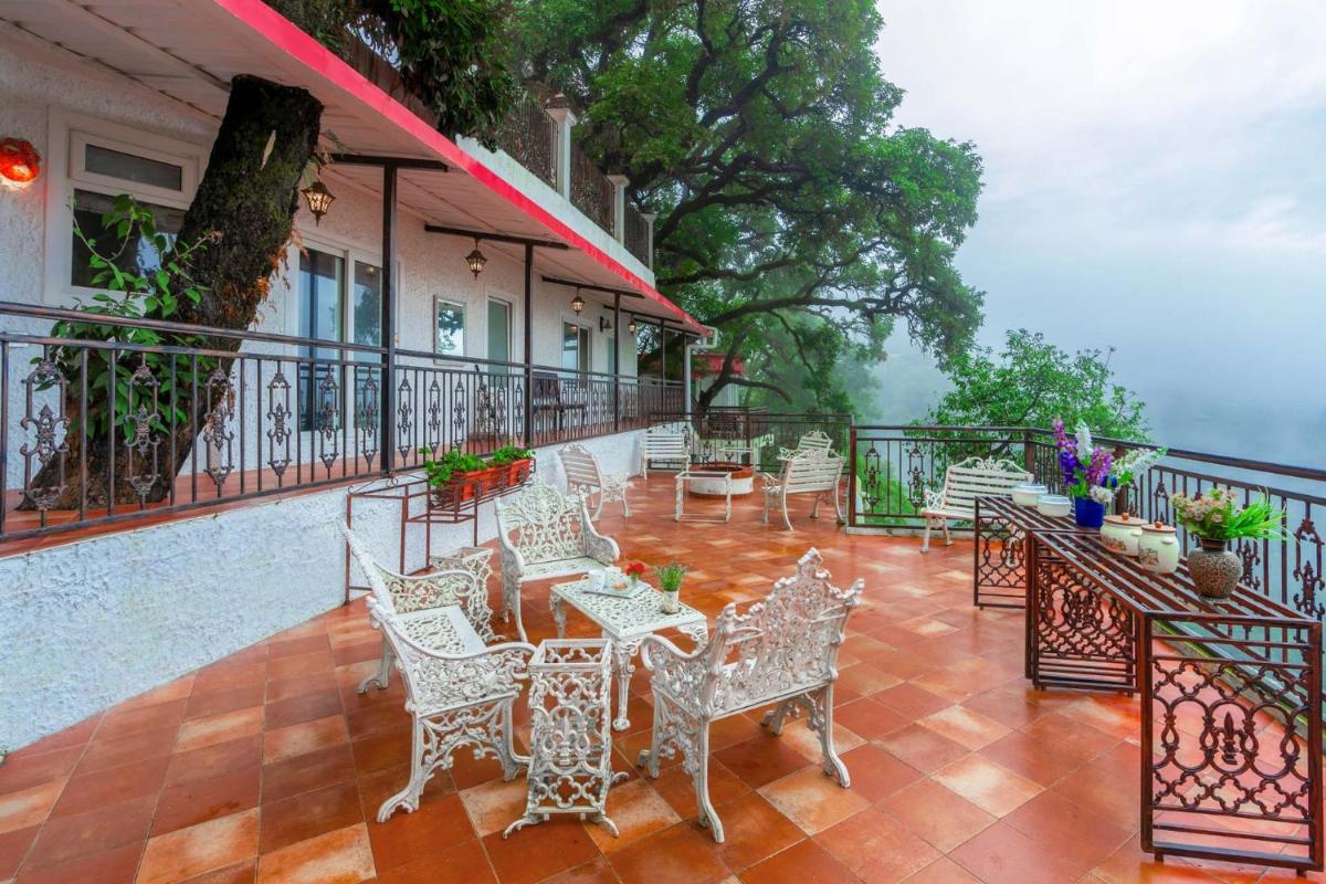 StayVista at Aspen Heights Hidden In Clouds view 4