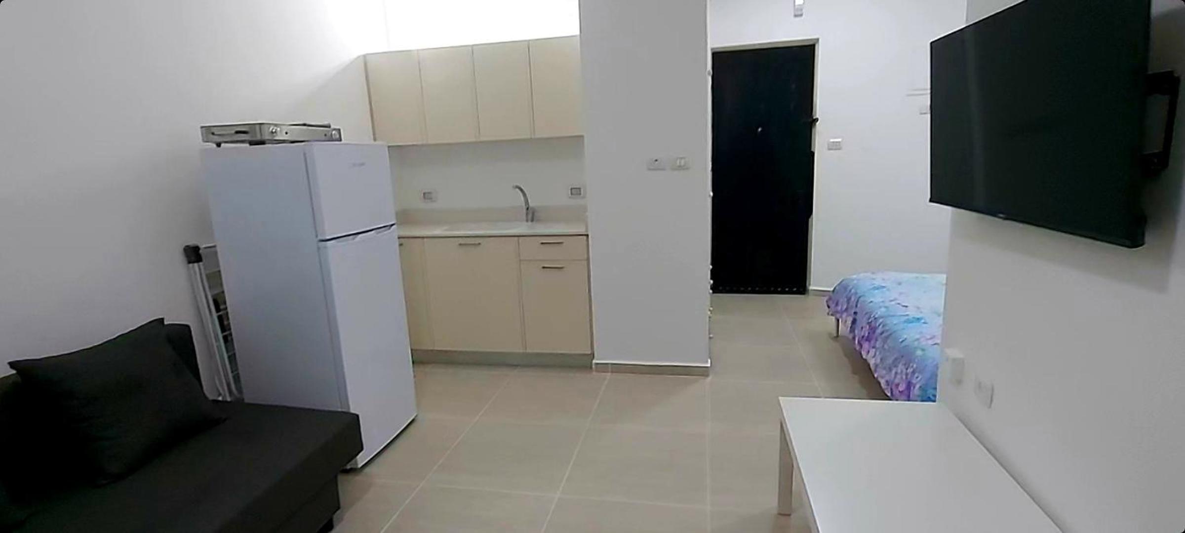 16 דירה מול הים ובריכה view 3