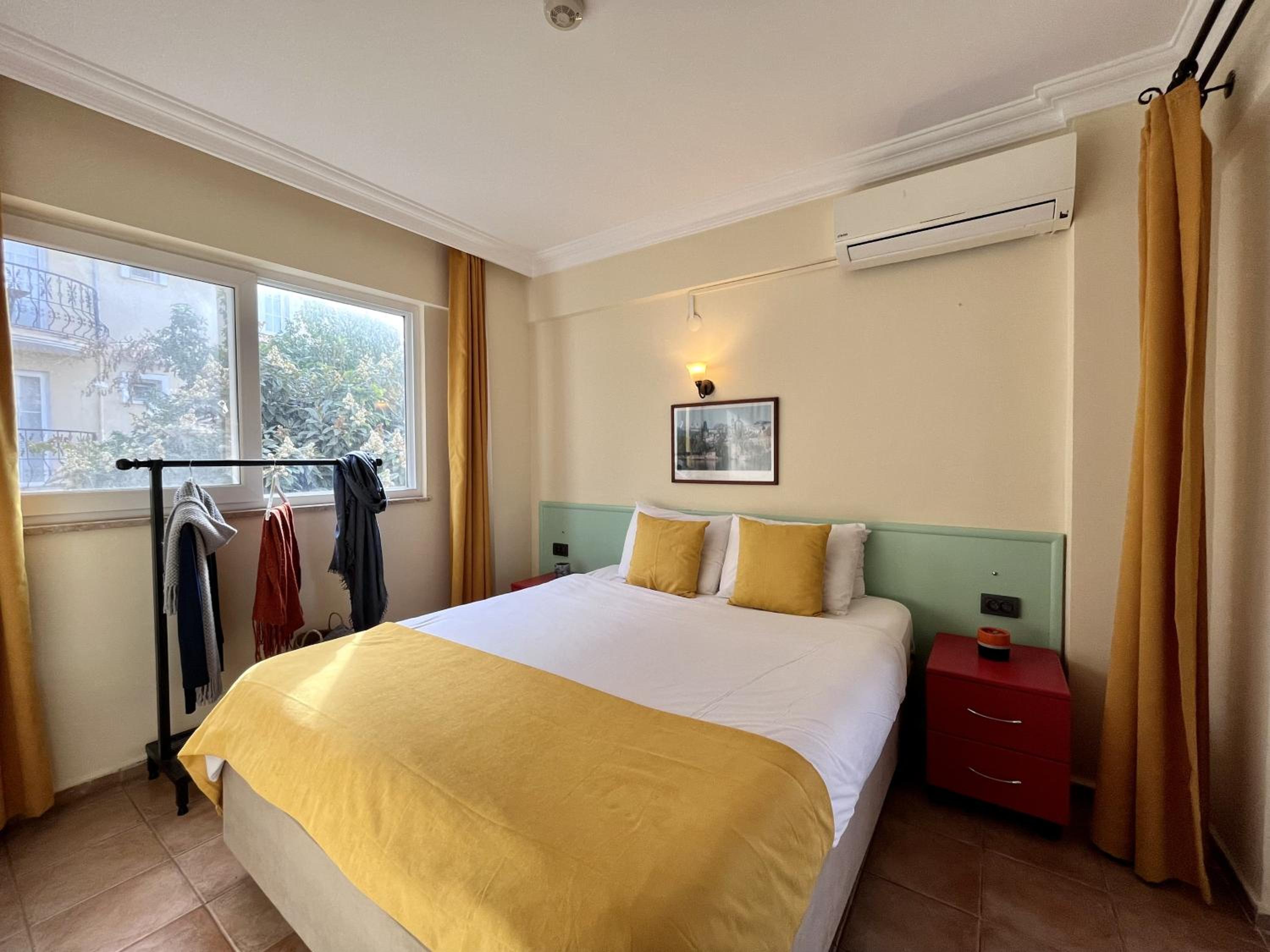 Ten Apart Hotel - Image 18