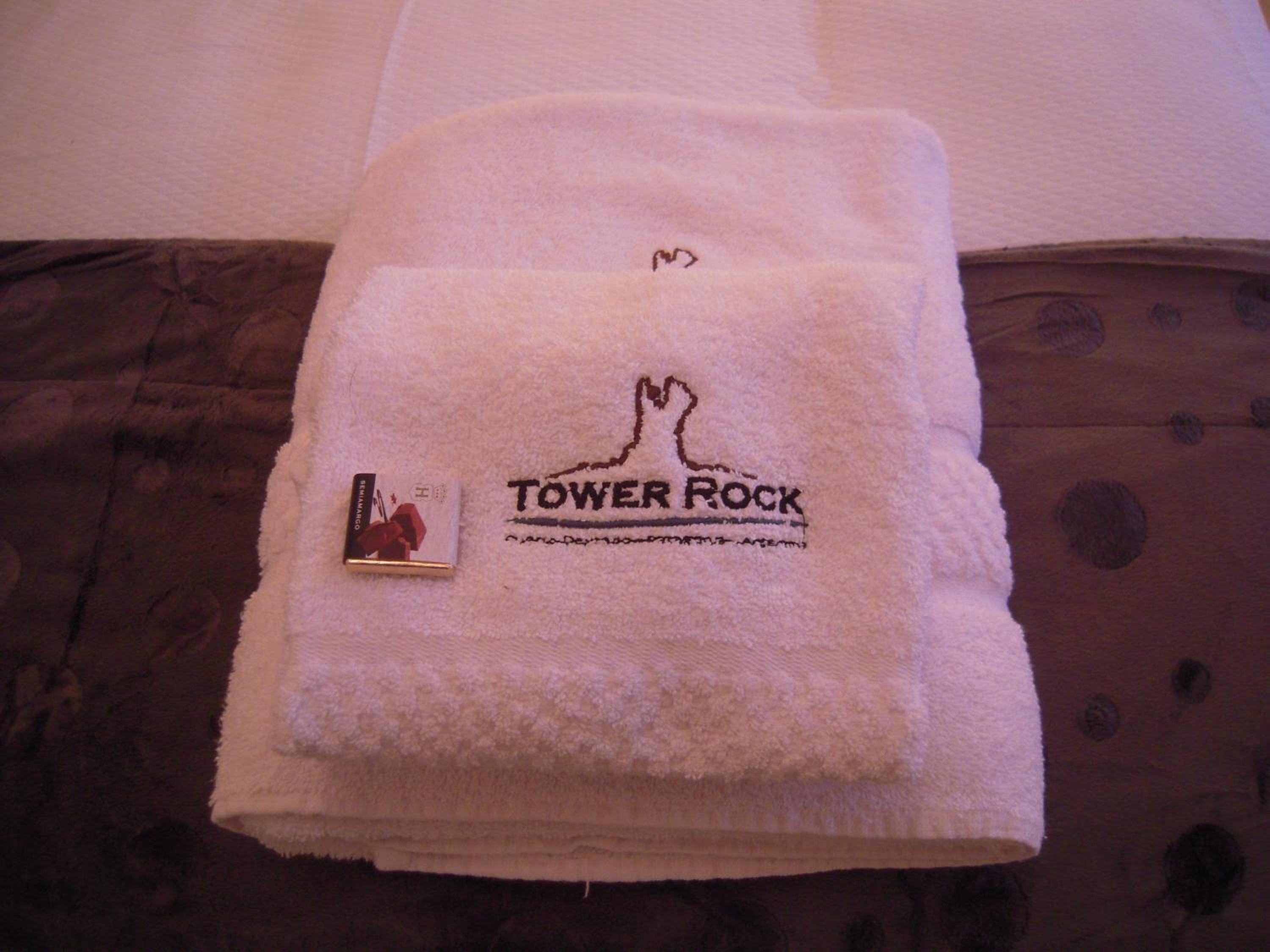 Tower Rock Puerto Deseado Superior