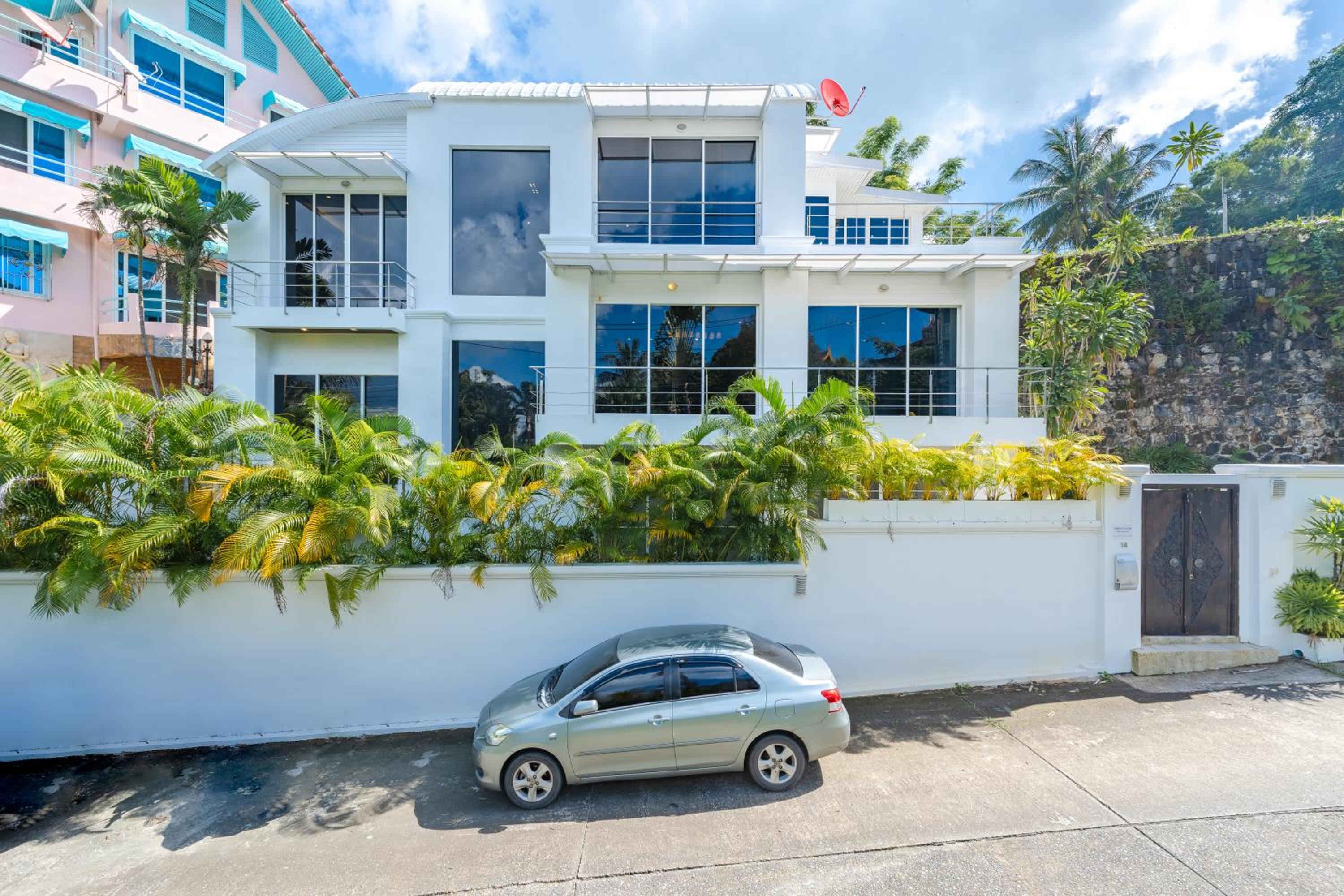 White Villa Patong view 4