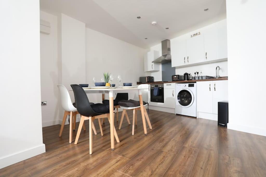 Plush 2-bedroom apartment Coventry city center