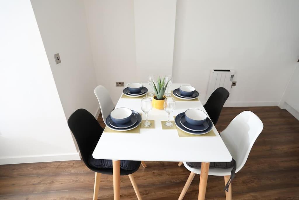 Plush 2-bedroom apartment Coventry city center