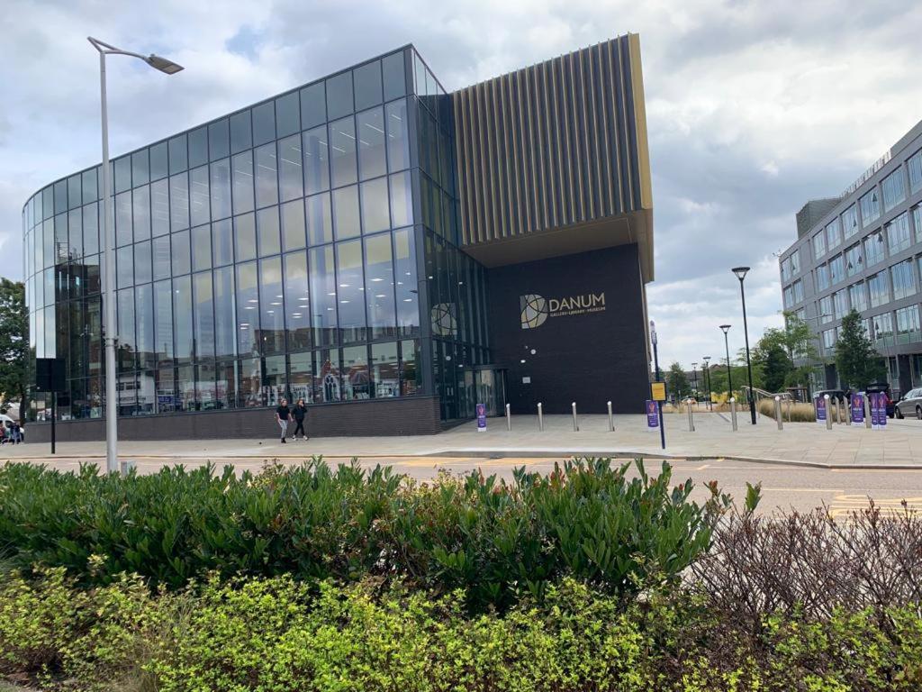 Central Doncaster 1BED 1BATH Pent-Apartment view 4