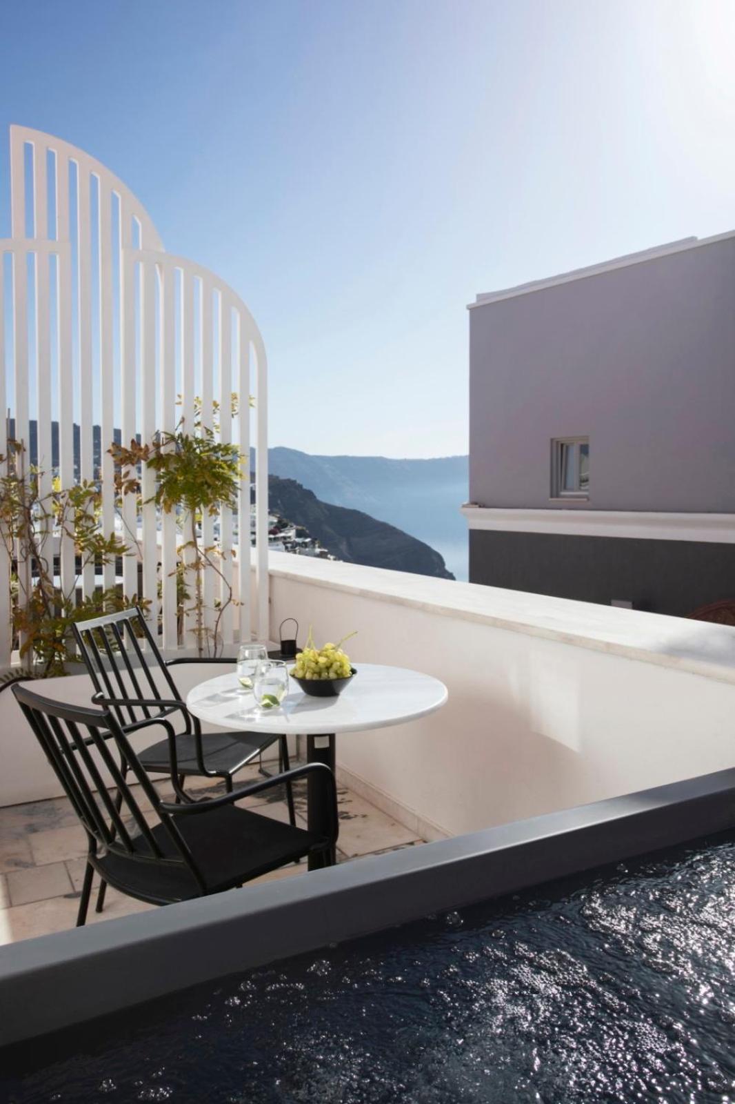 ArmonOia Suites