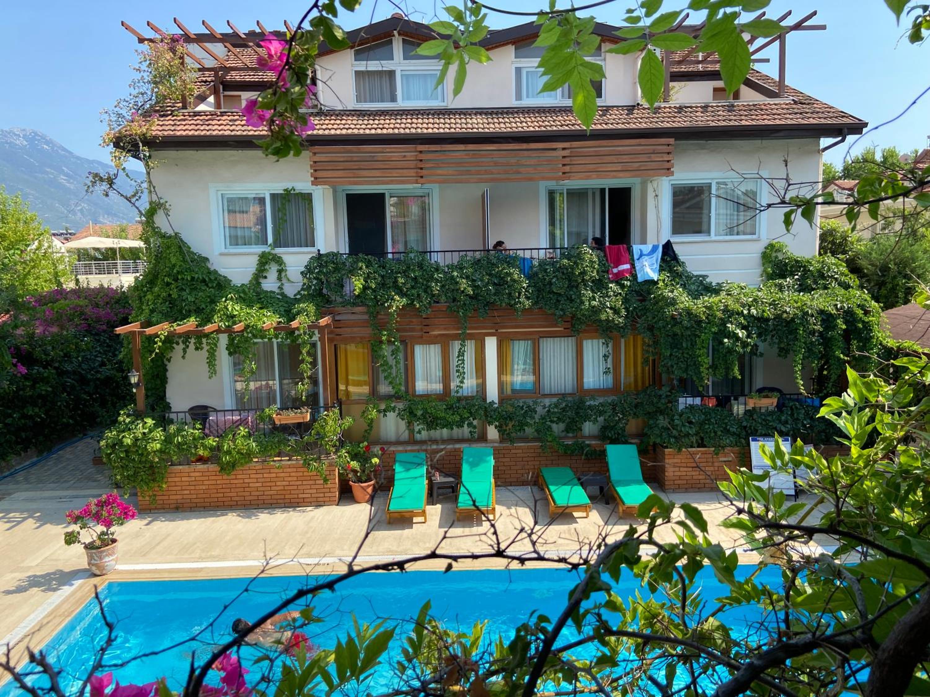 Ten Apart Hotel - Image 17