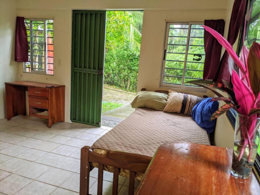 Comfortable Casita, walking distance to the Beach