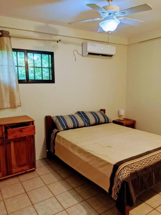 Comfortable Casita, walking distance to the Beach