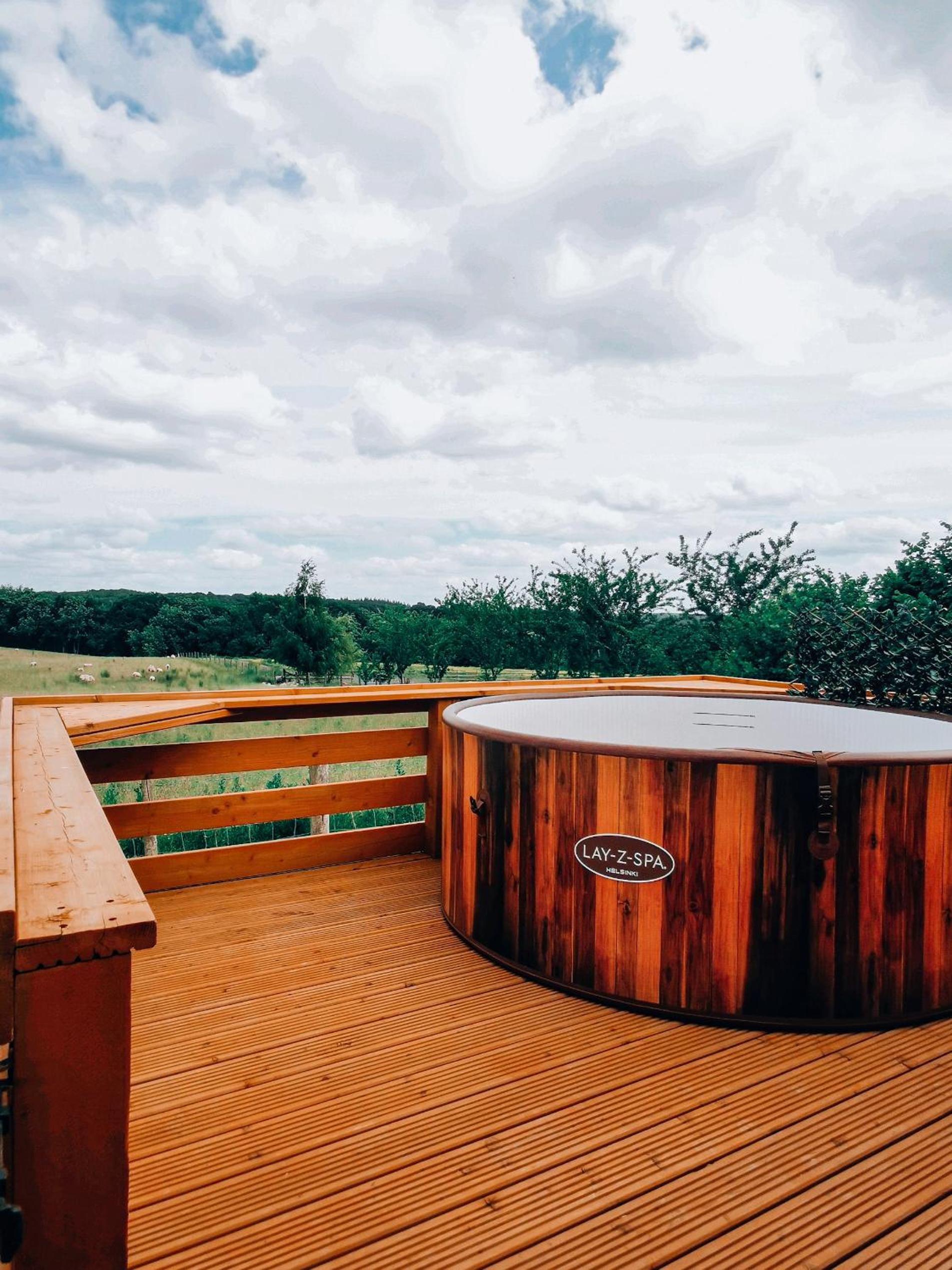 Hotel Crabmill Glamping with hot tub