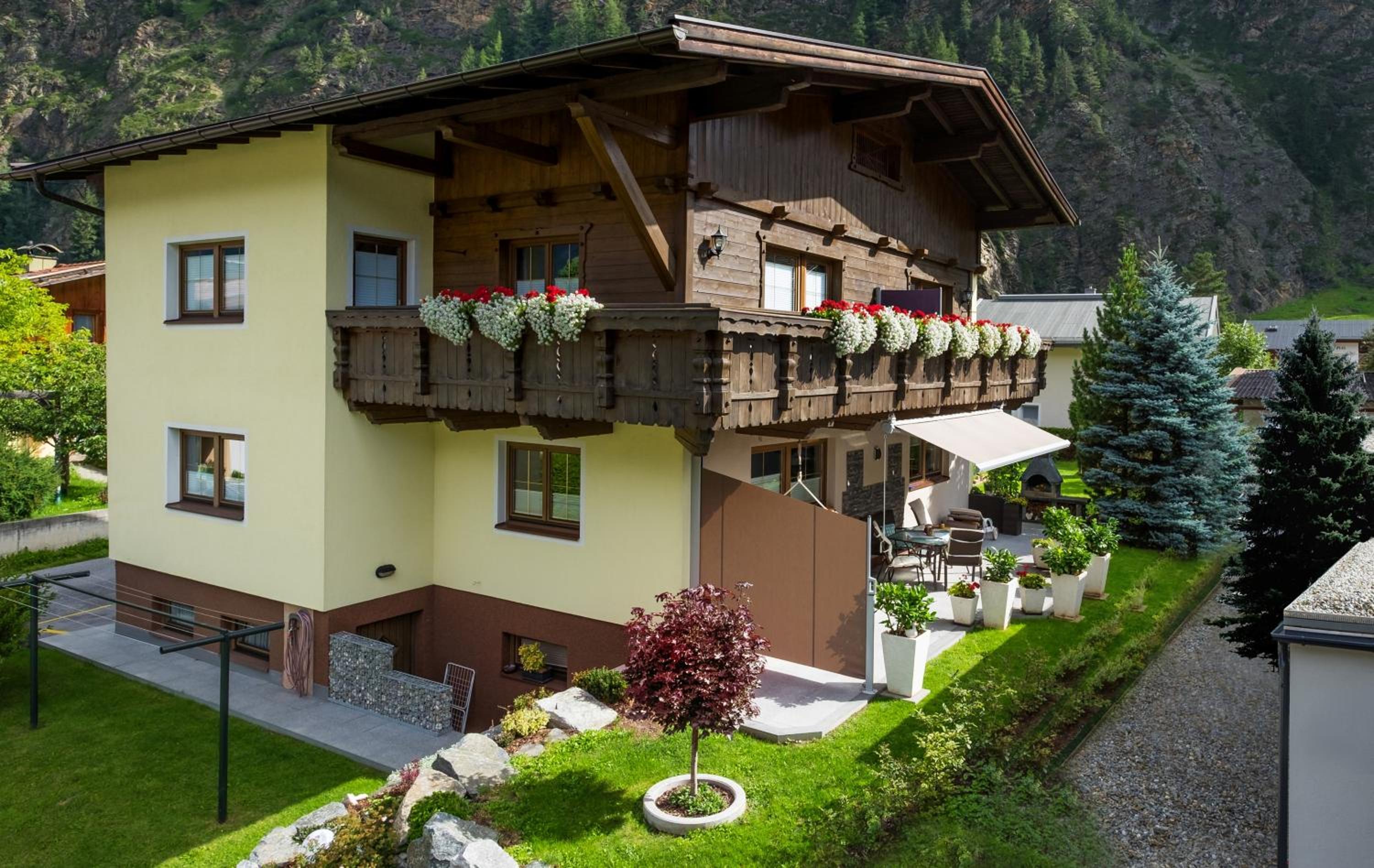 Appartements Kuprian view 3