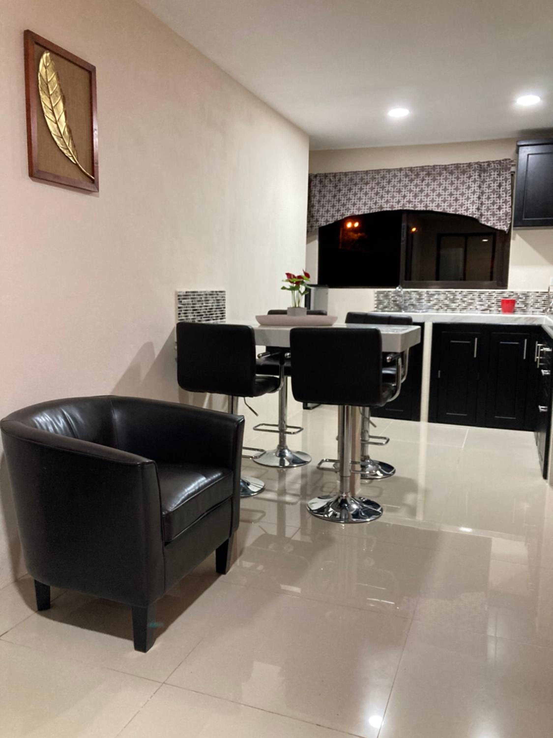 Hospedaje Ana Lu 2, Only 10 minutes from airport
