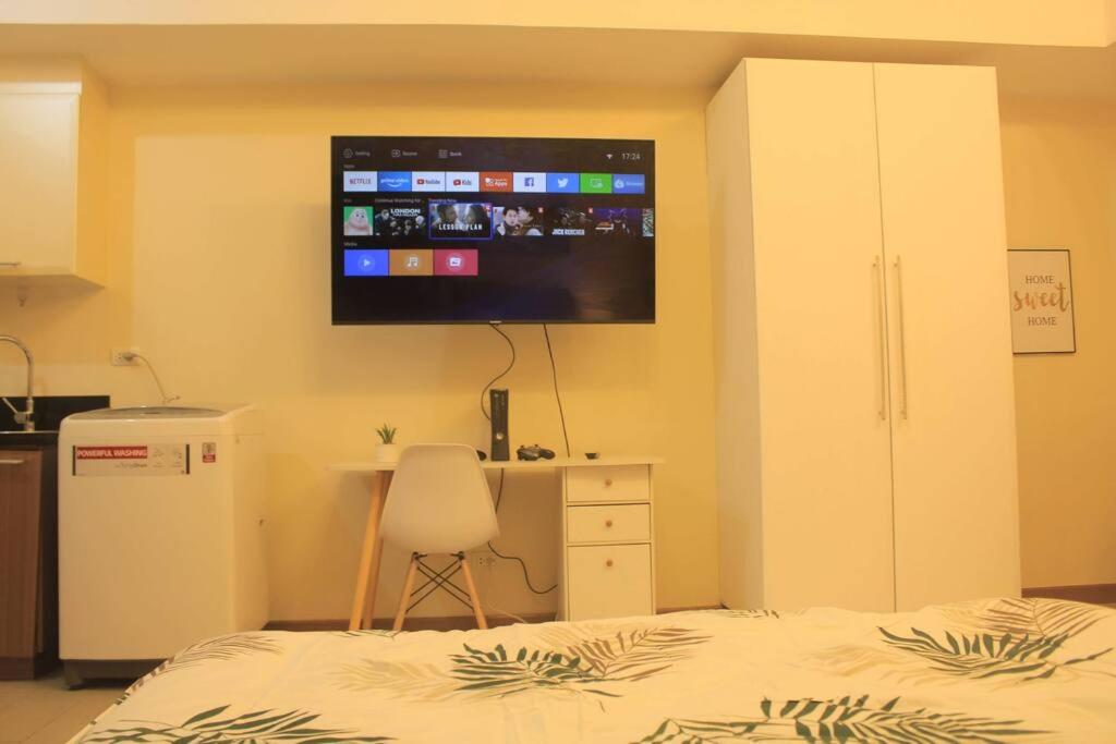 A2J Luxury Studio Near Venice Mall BGC Taguig