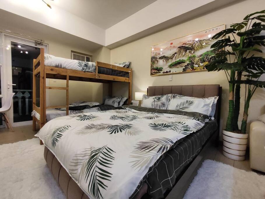 A2J Luxury Studio Near Venice Mall BGC Taguig