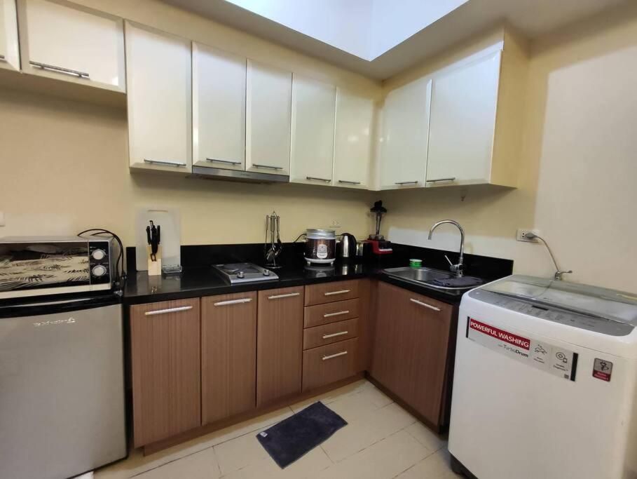 A2J Luxury Studio Near Venice Mall BGC Taguig