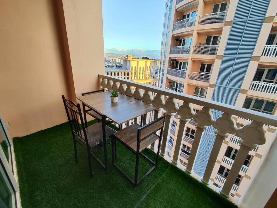 A2J Luxury Studio Near Venice Mall BGC Taguig