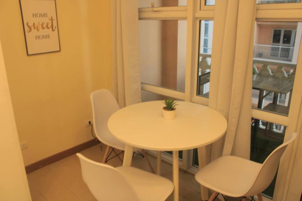 A2J Luxury Studio Near Venice Mall BGC Taguig