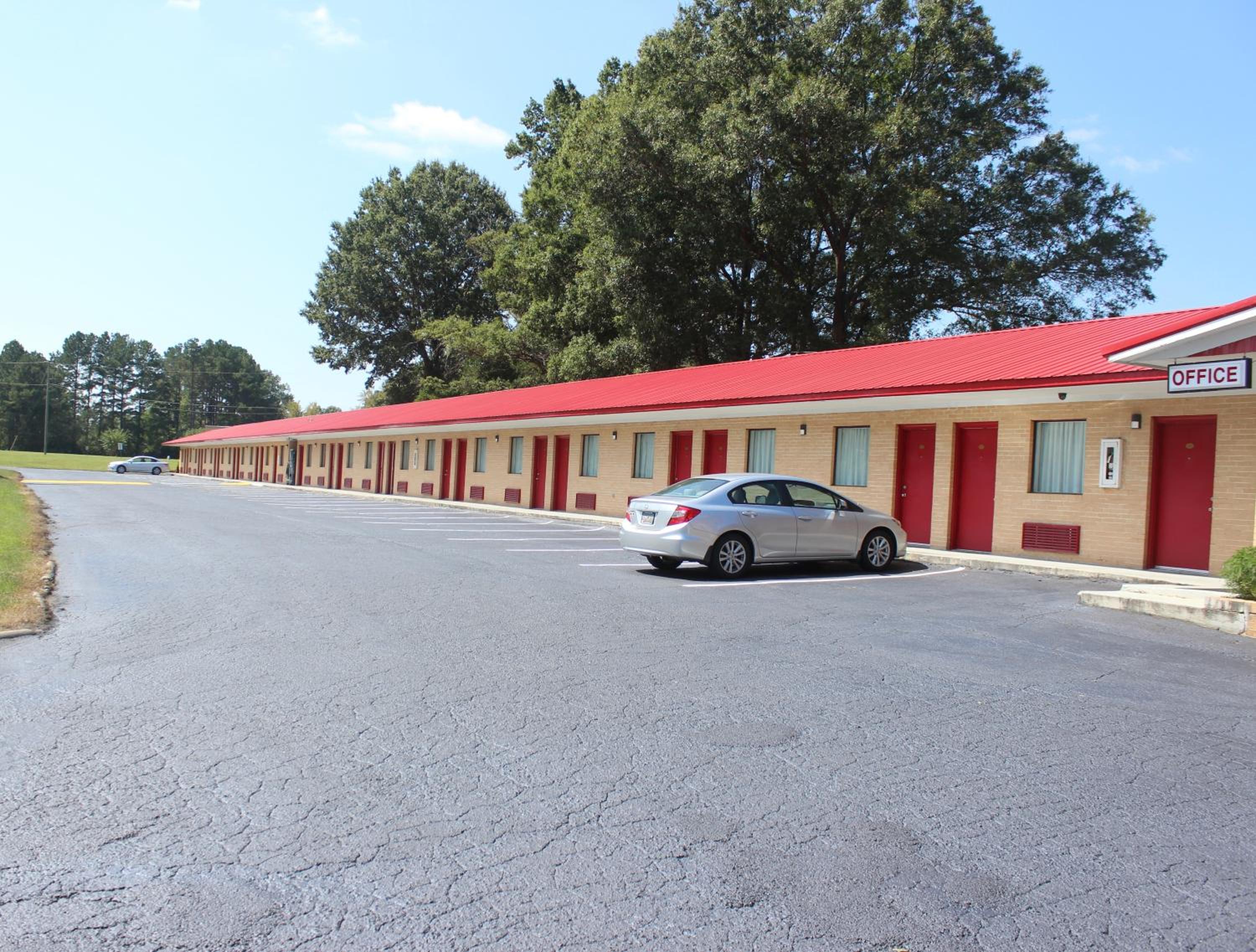Landsford Inn