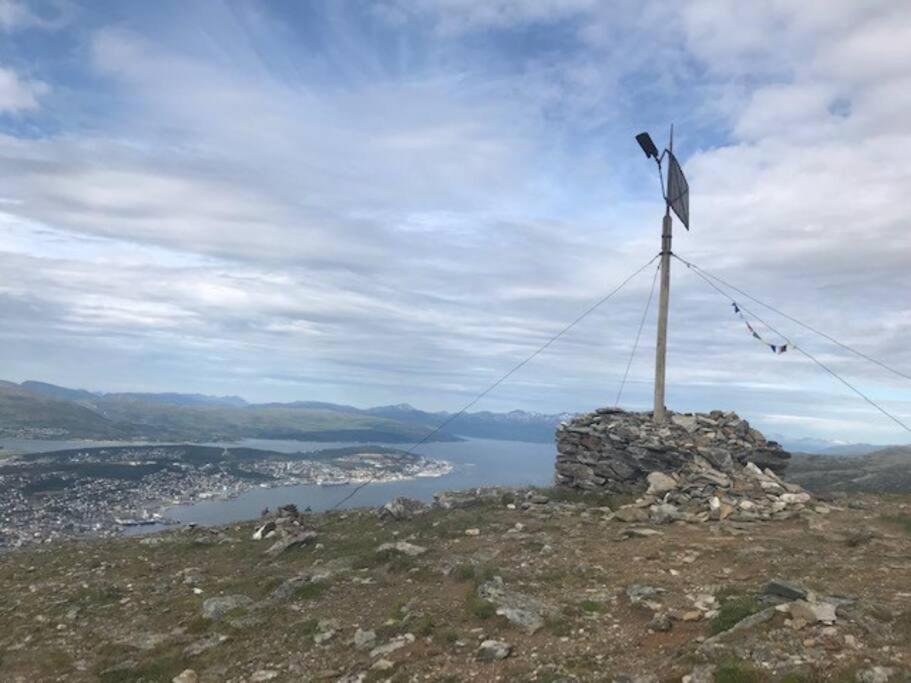 Central Tromsø Flat with Fjord Views view 4