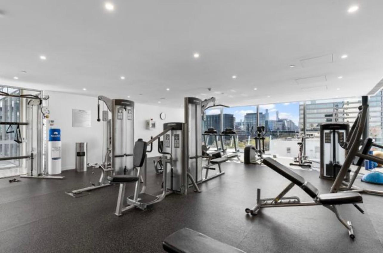 The Fawkner Apartment Bay-view pool/Gym Free Parking