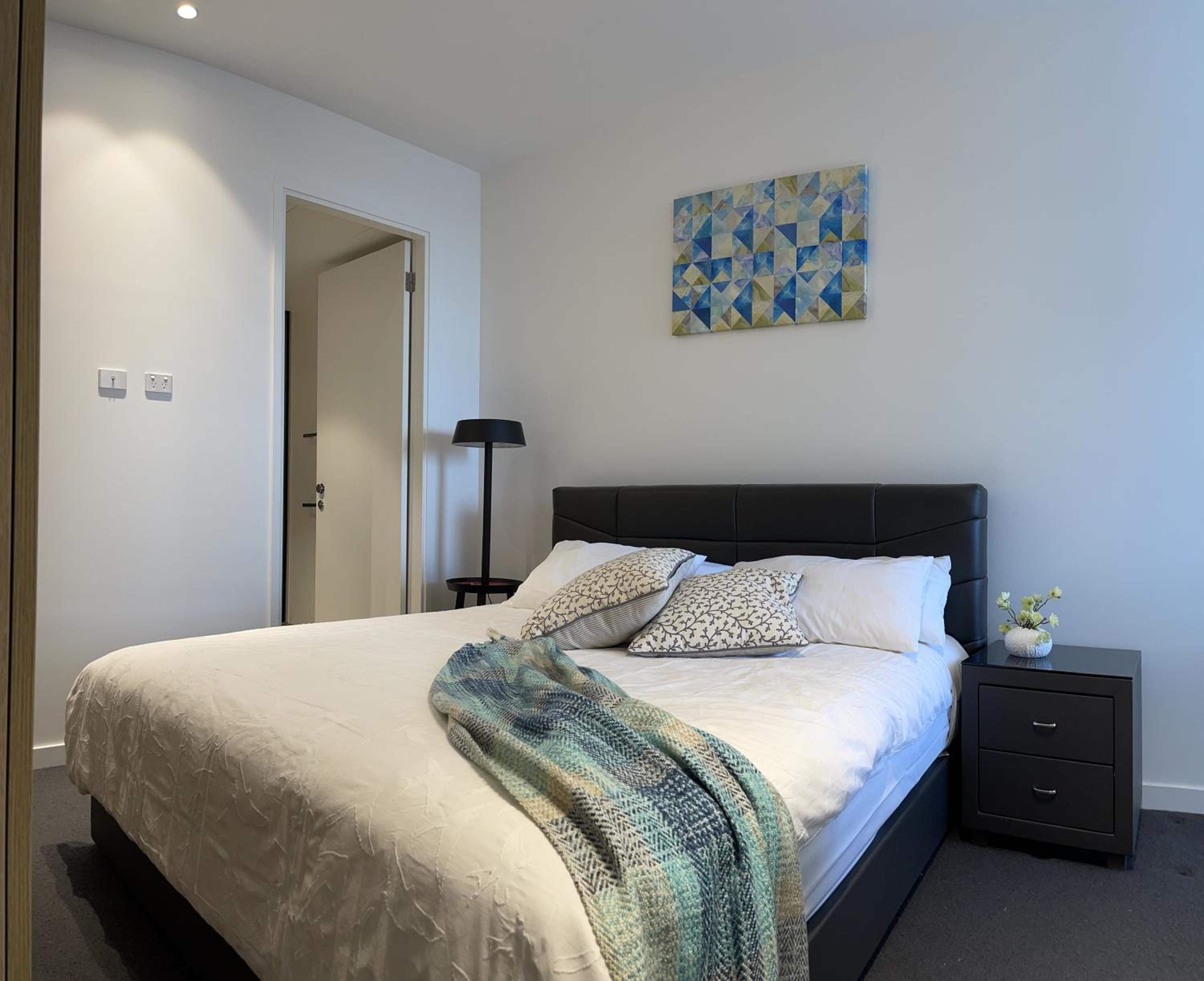 The Fawkner Apartment Bay-view pool/Gym Free Parking