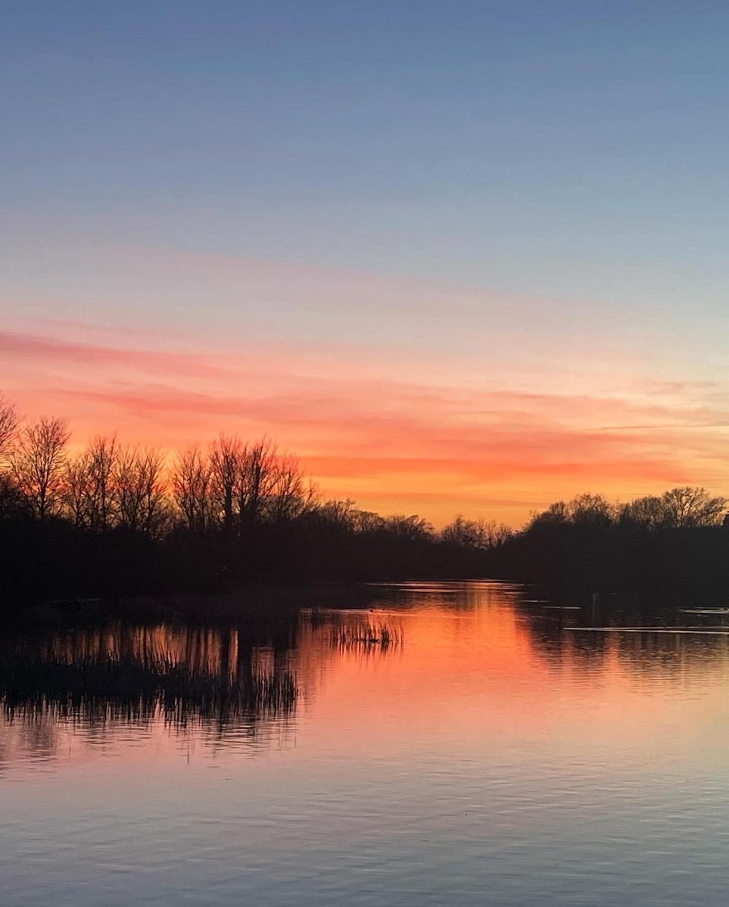 Chichester Lakeside Holiday Park Lakefront Lodge