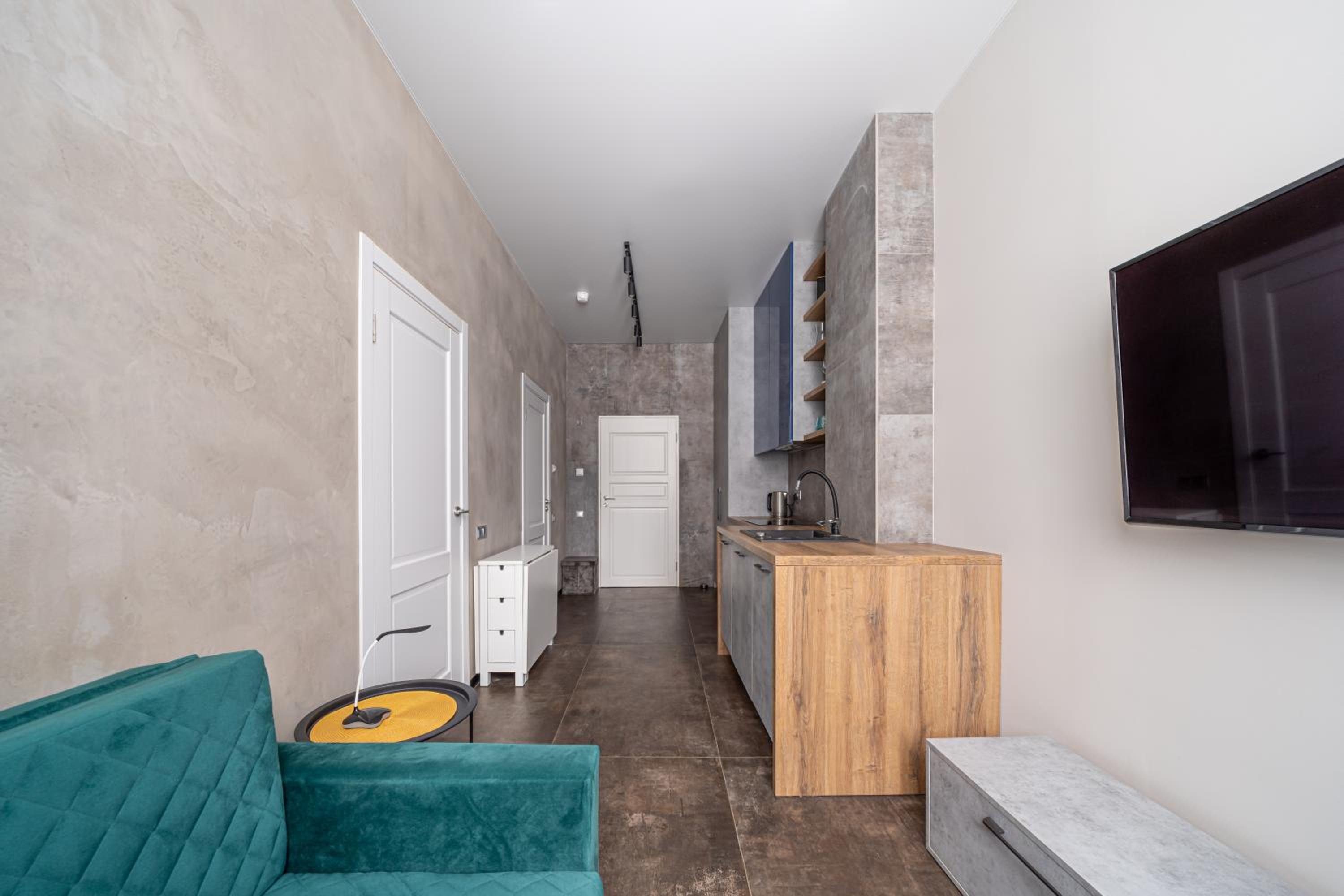 Peaceful 1-bedroom apartment in 100m from Beach, Free Street Parking, Near Forest Park view 5