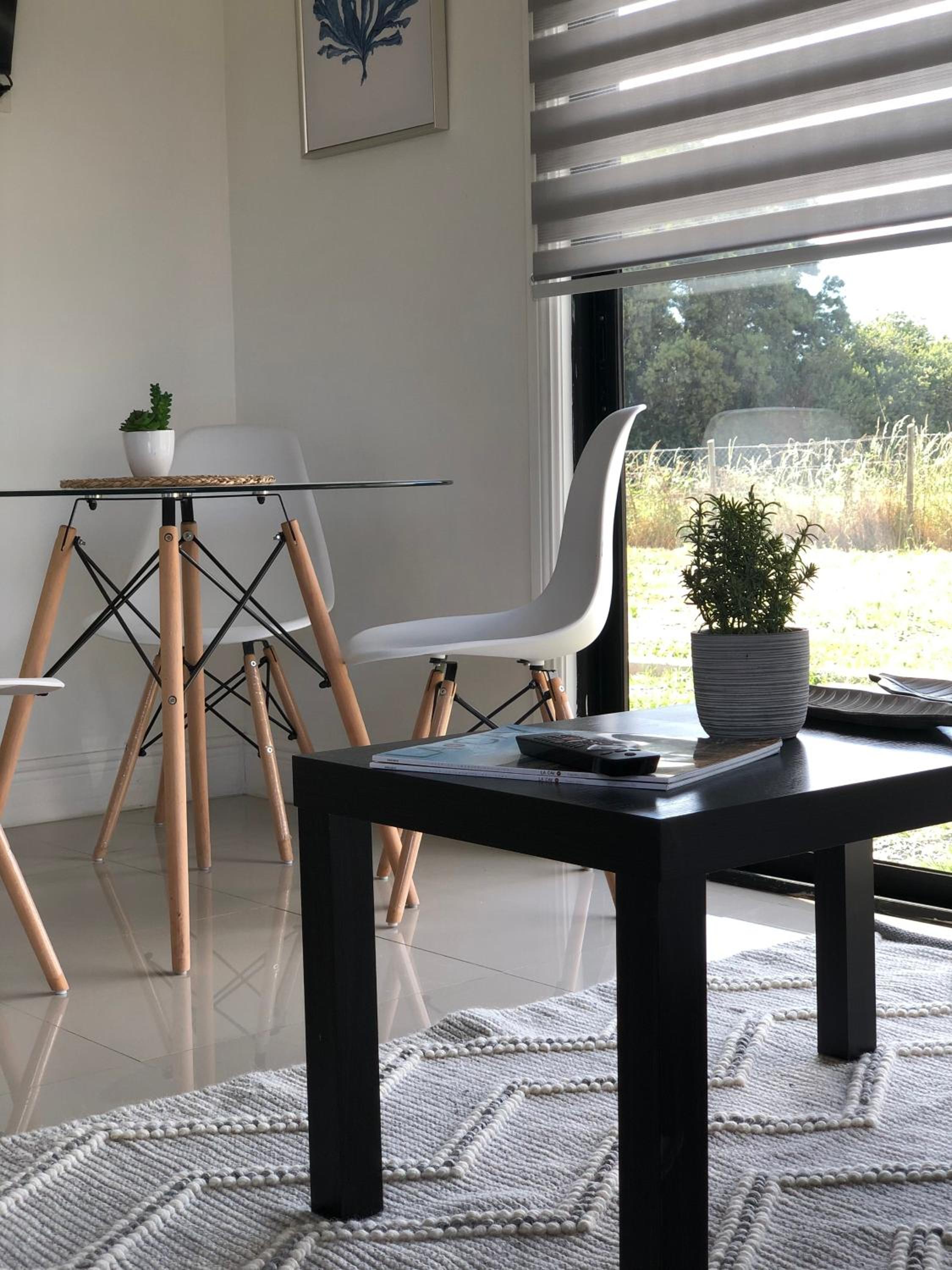 Departamento Los Canelos, a metros de Avenida Las Industrias- Incluye, NETFLIX DirecTV aire acondicionado, Internet
