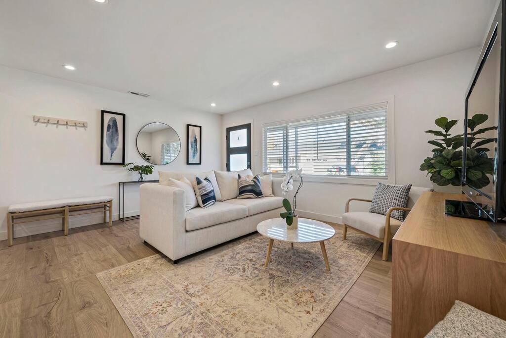Pleasanton Vacations - Chic and Comfy Home in the Heart of Silicon Valley - Property Image 1
