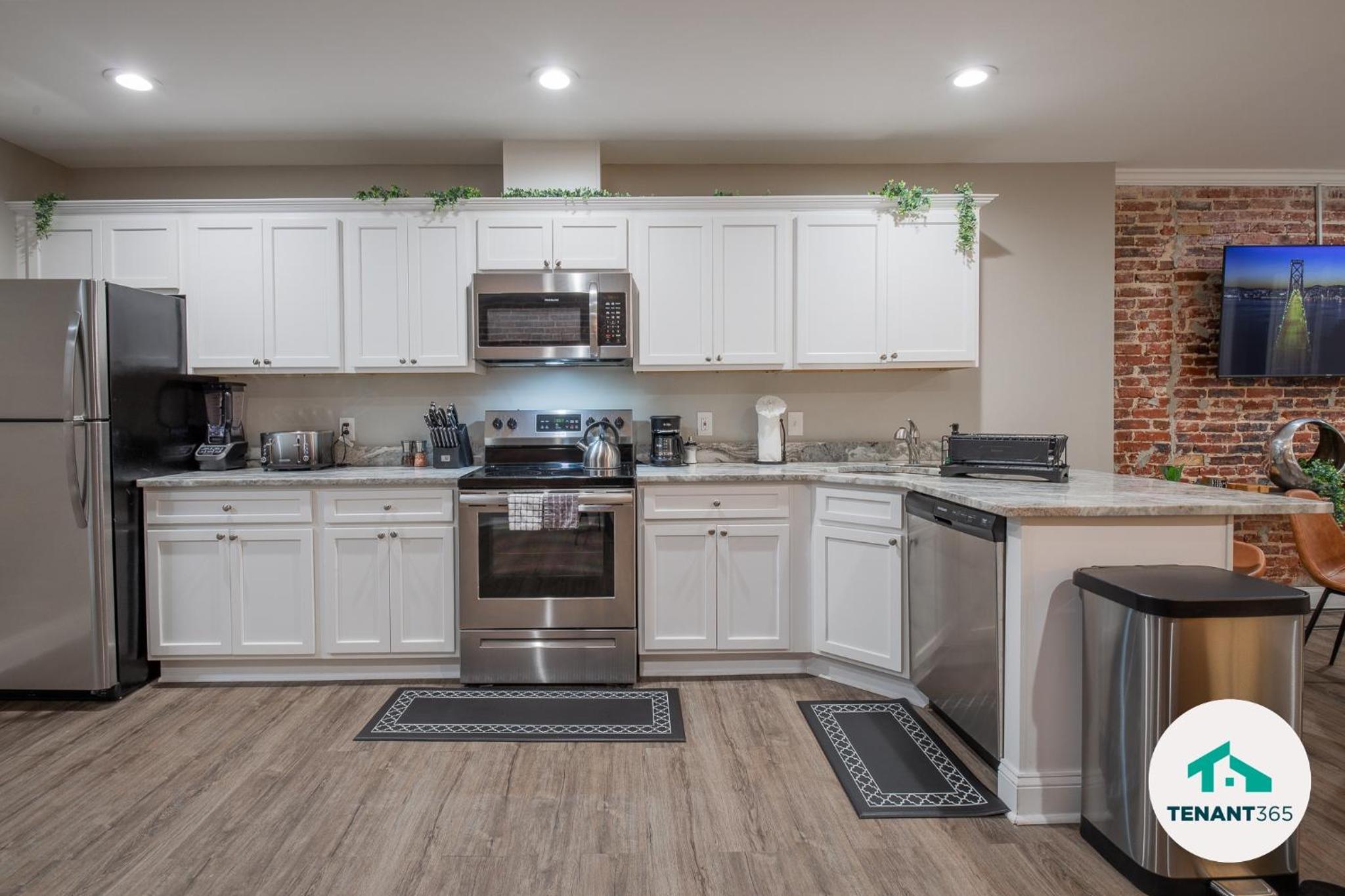 Baltimore's Best Home Away From Home apts - Property Image 18