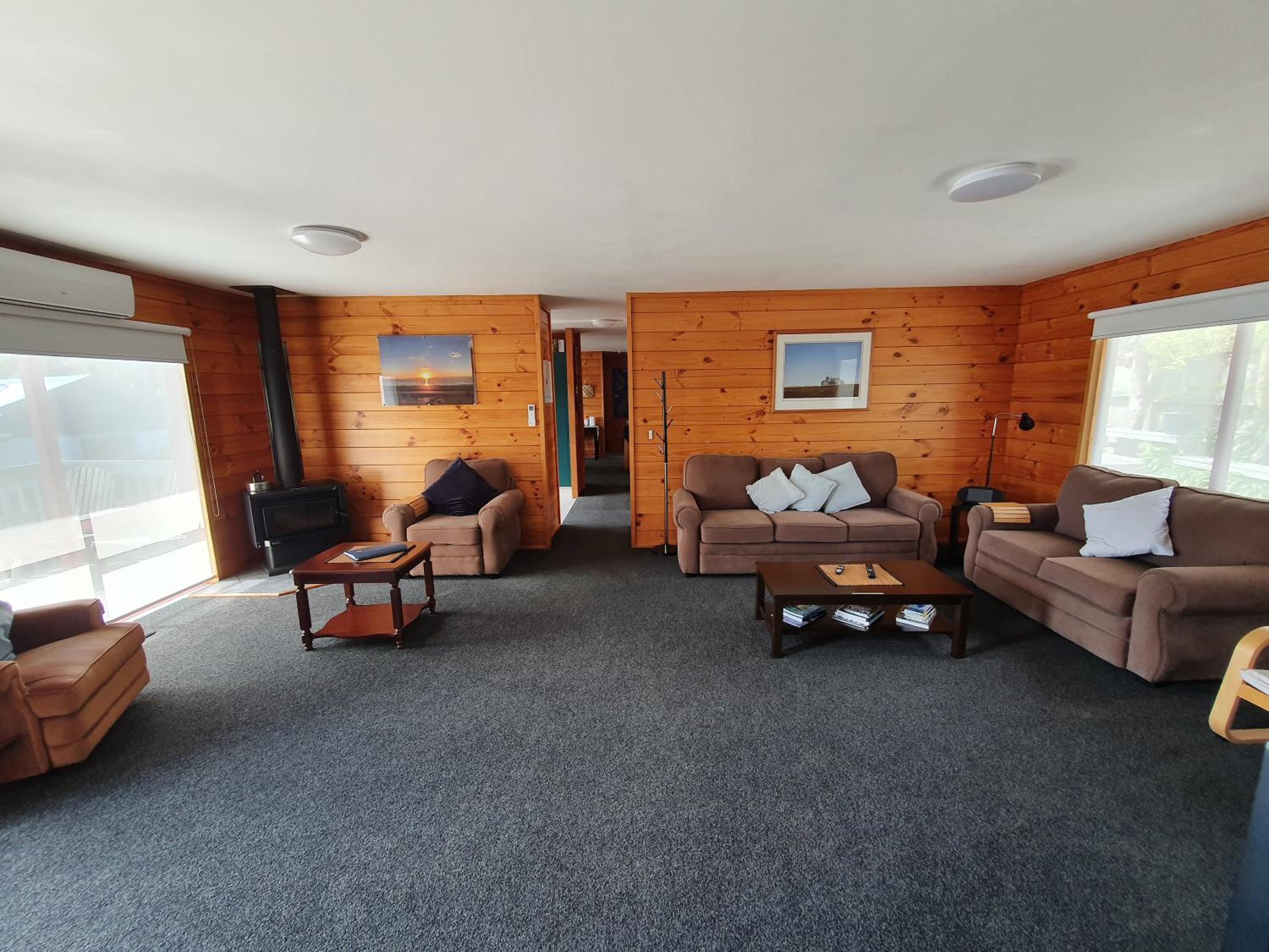 Pohutukawa Lodge by Orewa Beach view 5