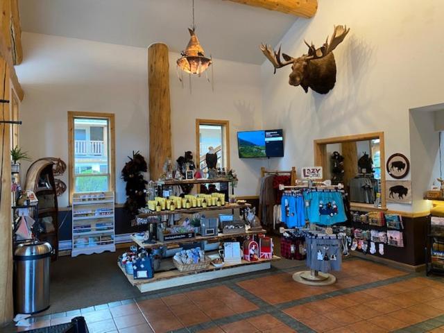 Cody Vacations - Moose Creek Lodge  Suites - Property Image 3
