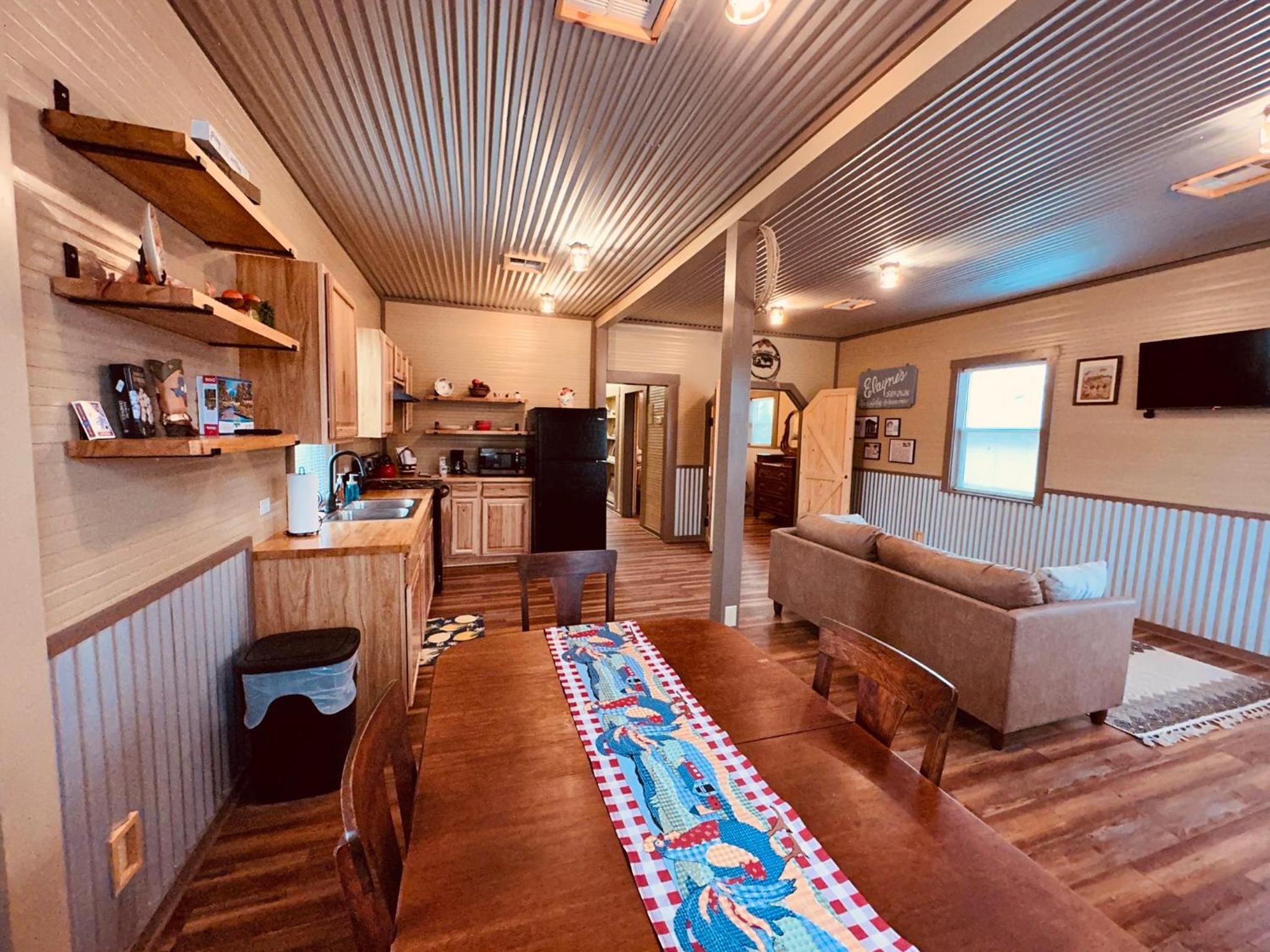 Texas Blue Apple Cottage view 5