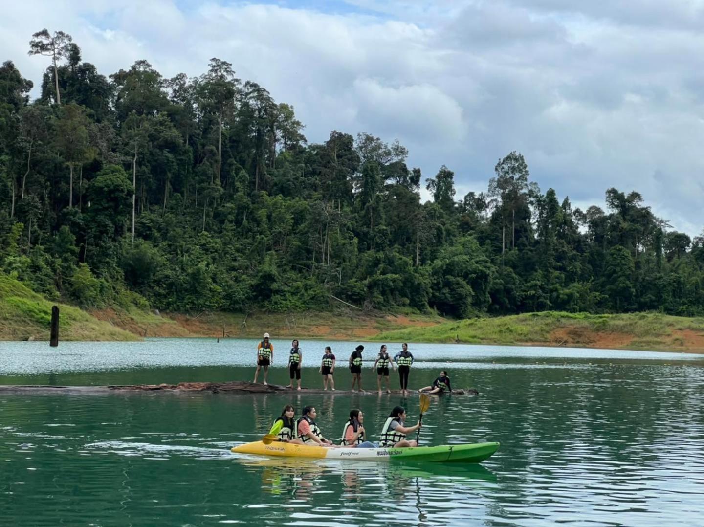 Praiwan Raft House 13