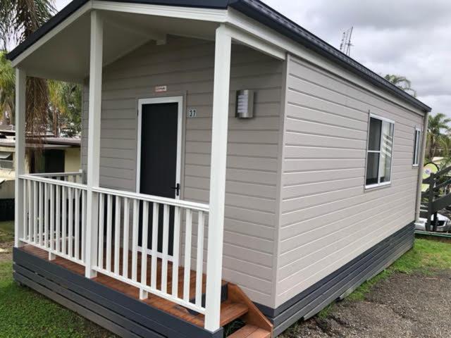 Batemans Bay Holiday Park & Hostel