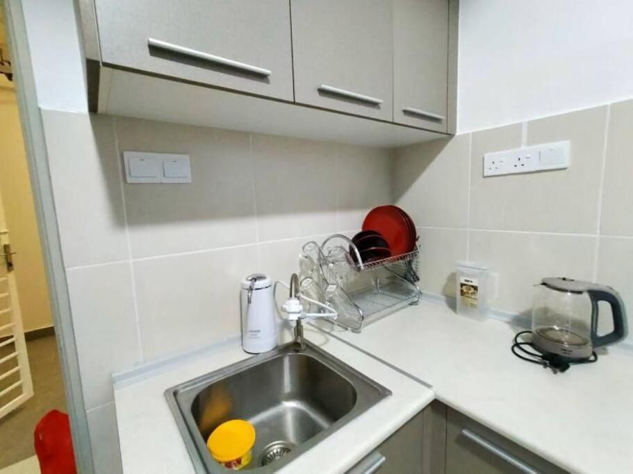 SS CondoStay Residensi Lili, Nilai nearby KLIA, USIM - infinity pool, wifi, smart tv, photo 9