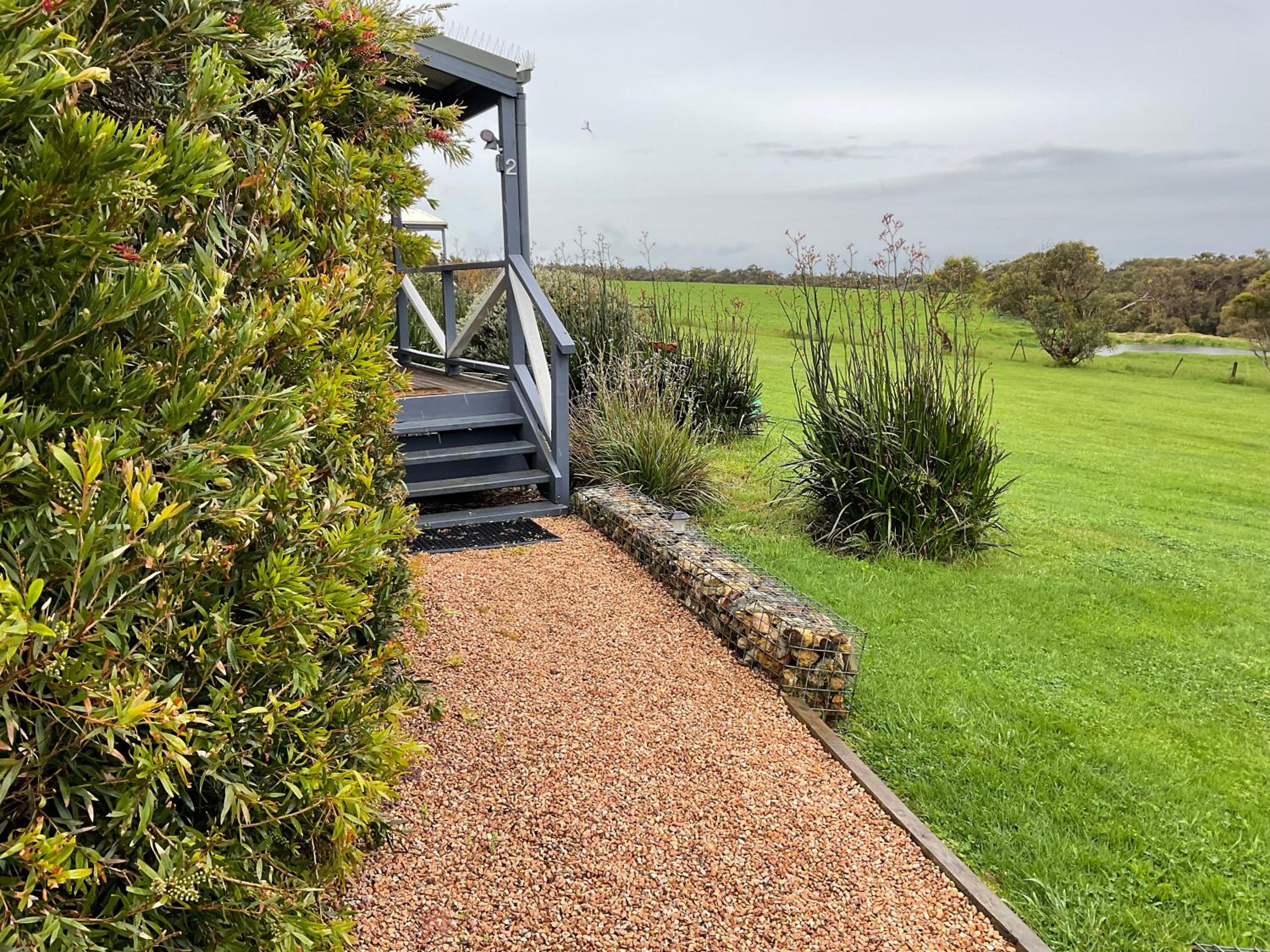 Tidal Dreaming Seaview Cottages view 2