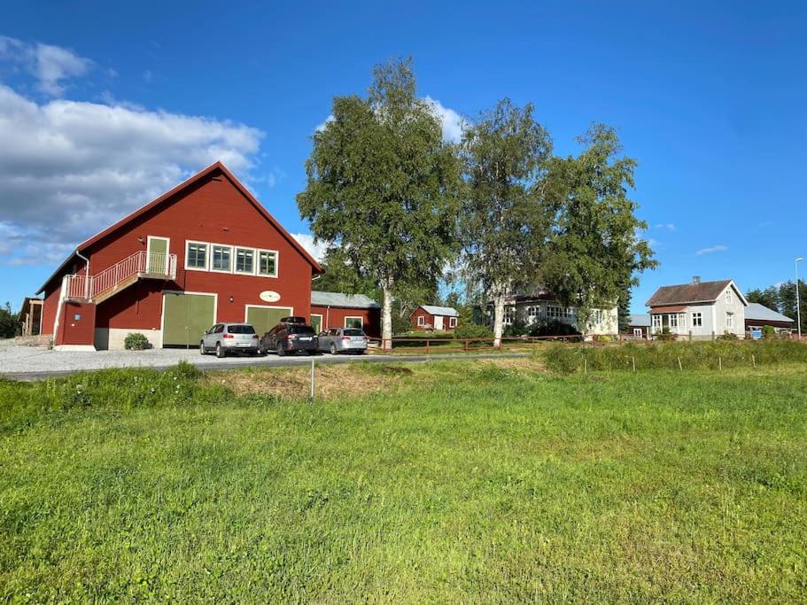 Charmig stuga på bondgård view 3