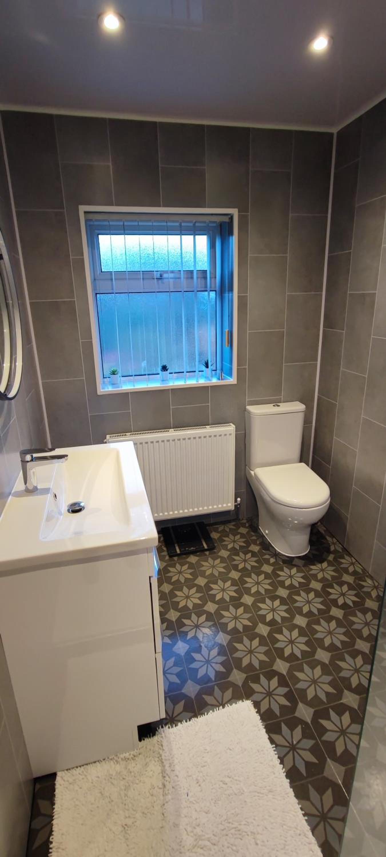 Benllech Sea View bungalow, Dog Friendly sleeps 6 view 5